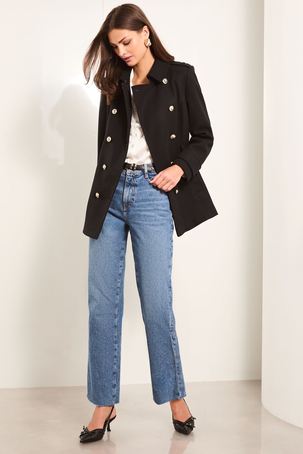 Короткое пальто в стиле милитари с поясом из шерсти Lipsy, черный
Короткое пальто в стиле милитари с поясом из шерсти Lipsy, черный