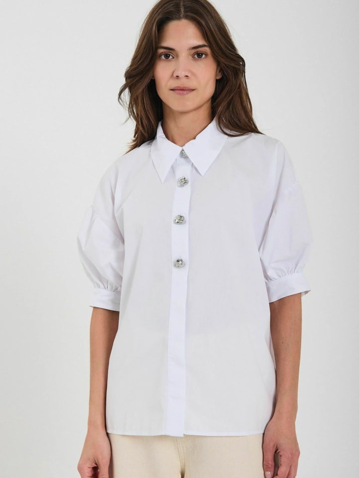 Рубашка Mae в оттенке белого Norr
Рубашка Mae в оттенке белого Norr