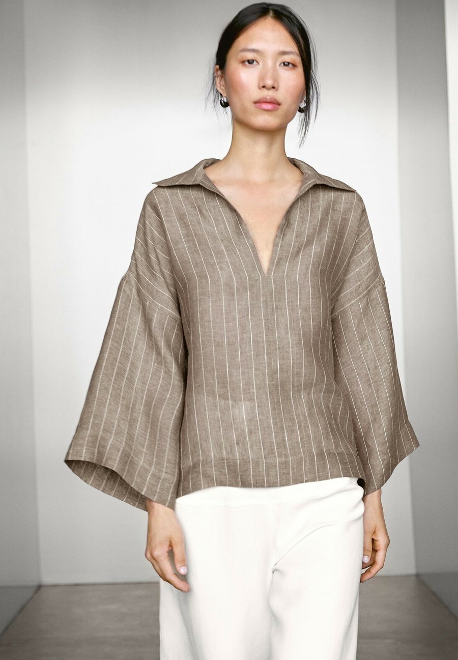 Блуза Massimo Dutti STRIPED OPEN NECK GARMENT, Mottled Brown
Блуза Massimo Dutti STRIPED OPEN NECK GARMENT, Mottled Brown