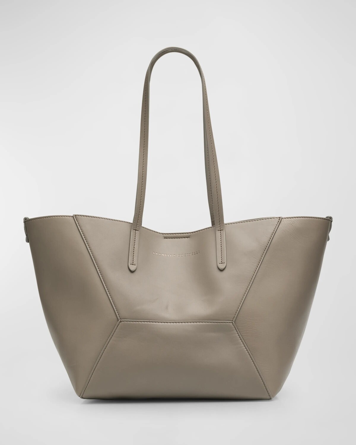 Маленькая кожаная большая сумка с геометрическим рисунком Brunello Cucinelli, цвет Dove Grey
Маленькая кожаная большая сумка с геометрическим рисунком Brunello Cucinelli, цвет Dove Grey