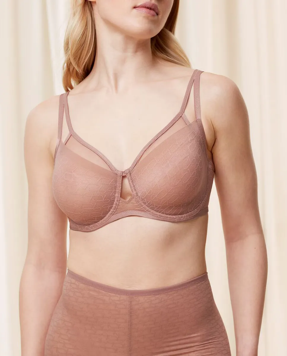 Двухслойный формованный уменьшающий бюстгальтер на косточках Triumph, бежевый
Двухслойный формованный уменьшающий бюстгальтер на косточках Triumph, бежевый