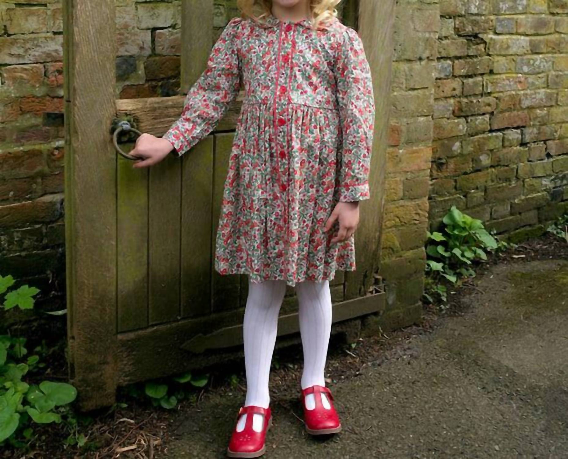 Ботаническое платье с пуговицами спереди в красном цвете Rachel Riley
Ботаническое платье с пуговицами спереди в красном цвете Rachel Riley