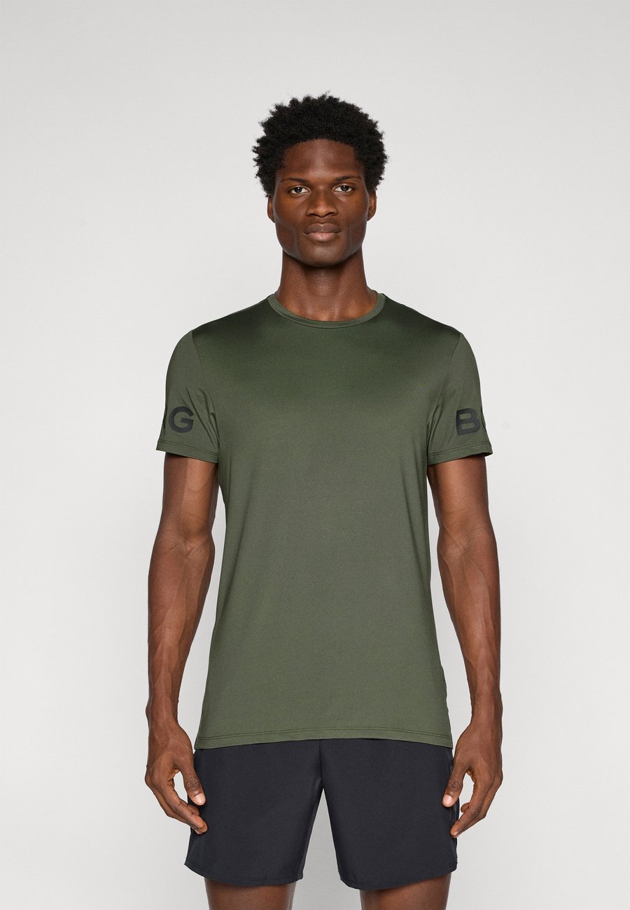 Футболка Björn Borg Print T-shirt, Forest Night/Olive, Зеленый, Футболка Björn Borg Print T-shirt, Forest Night/Olive
Футболка Björn Borg Print T-shirt, Forest Night/Olive, Зеленый, Футболка Björn Borg Print T-shirt, Forest Night/Olive