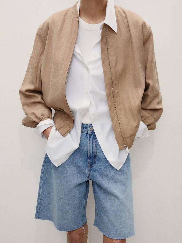 Джинсовые шорты бермуды Anne с рваным краем Mango, Open Blue
Джинсовые шорты бермуды Anne с рваным краем Mango, Open Blue