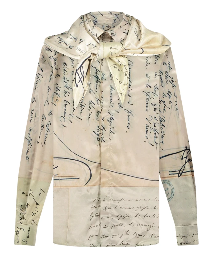 Рубашка с узором из рукописных букв и шарф FlãNeur, бежевый
Рубашка с узором из рукописных букв и шарф FlãNeur, бежевый