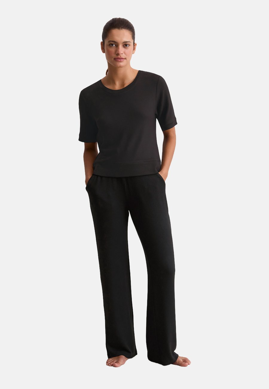 Пижамный топ Marc O'Polo Pyjama top, Black
Пижамный топ Marc O'Polo Pyjama top, Black