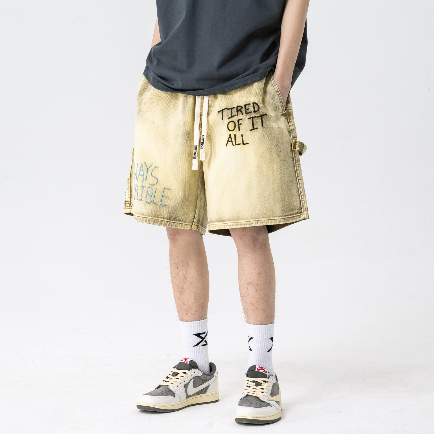 Джинсовые шорты унисекс Желтая грязь Xinyinsu, желтый
Джинсовые шорты унисекс Желтая грязь Xinyinsu, желтый