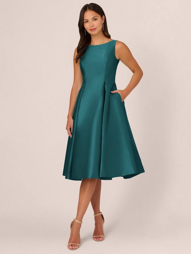 Платье чайной длины без рукавов Adrianna Papell, цвет Lily Teal
Платье чайной длины без рукавов Adrianna Papell, цвет Lily Teal