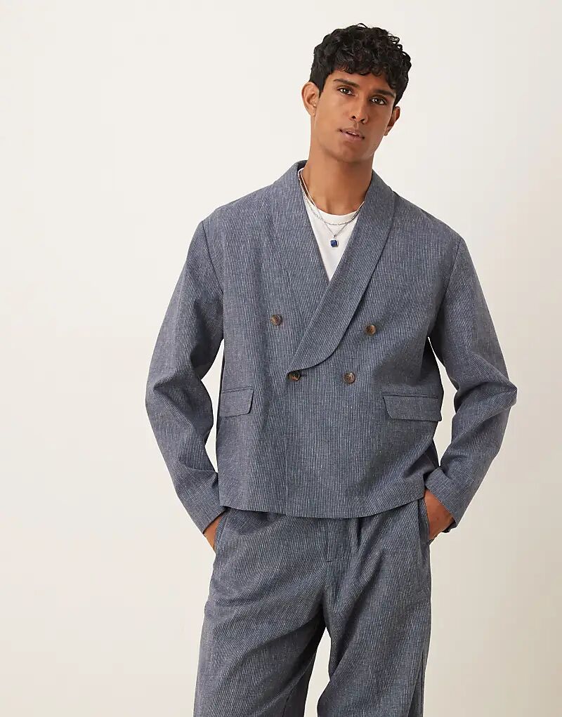 Двубортный льняной пиджак свободного кроя ASOS DESIGN в тонкую синюю полоску
Двубортный льняной пиджак свободного кроя ASOS DESIGN в тонкую синюю полоску