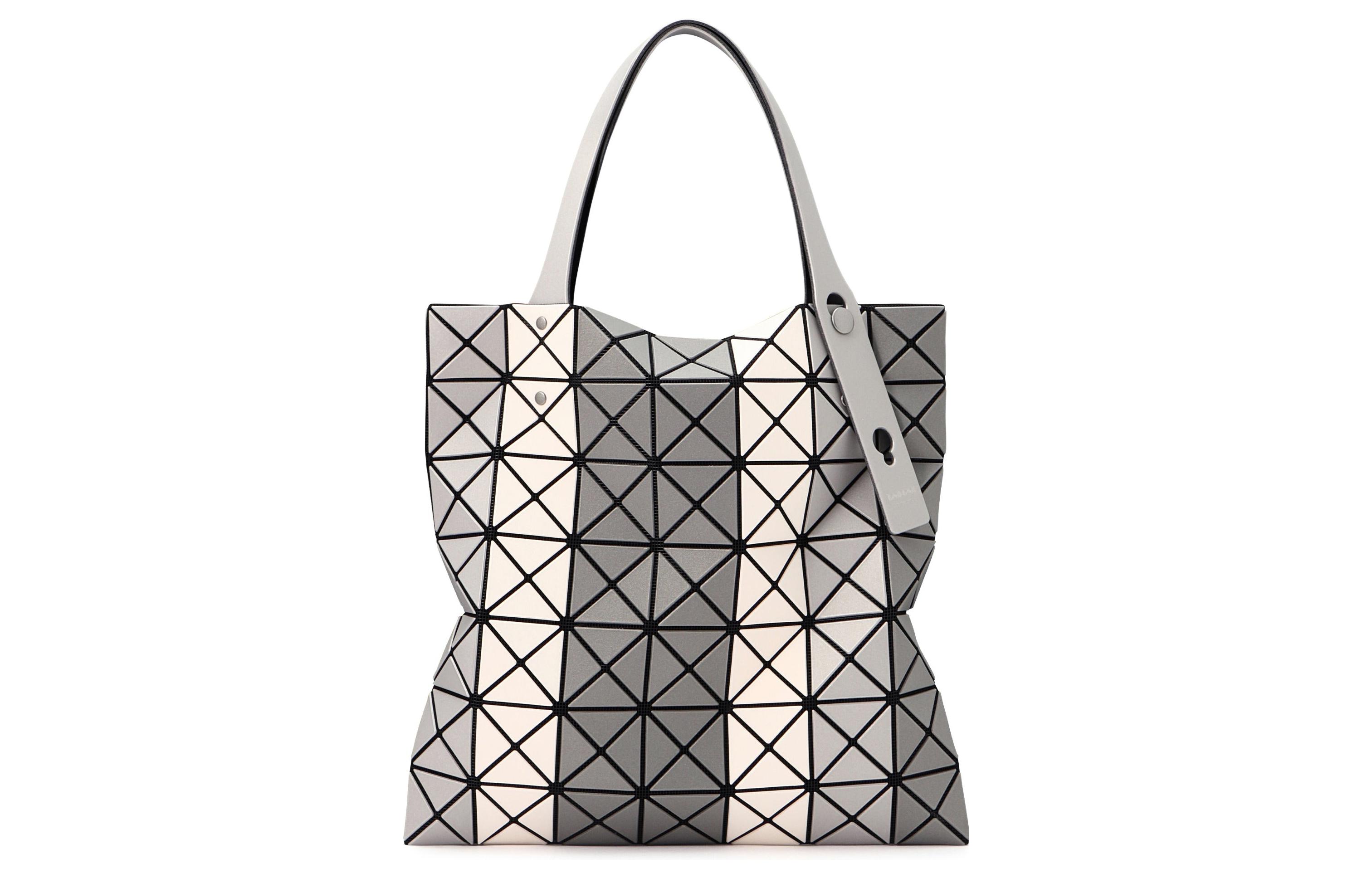 PRISM STRIPE Сумка-шопер из поливинилхлоридной смолы Обычная Женская Серая ISSEY MIYAKE
PRISM STRIPE Сумка-шопер из поливинилхлоридной смолы Обычная Женская Серая ISSEY MIYAKE