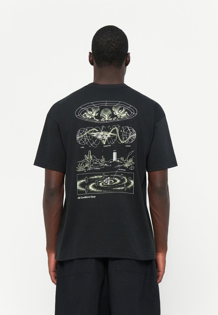Футболка Nike ACG TEE MYSTERY LIGHTS, Black
Футболка Nike ACG TEE MYSTERY LIGHTS, Black
