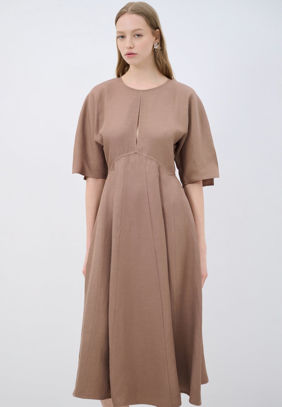 Платье adL Day dress, Mink /Light Brown
Платье adL Day dress, Mink /Light Brown