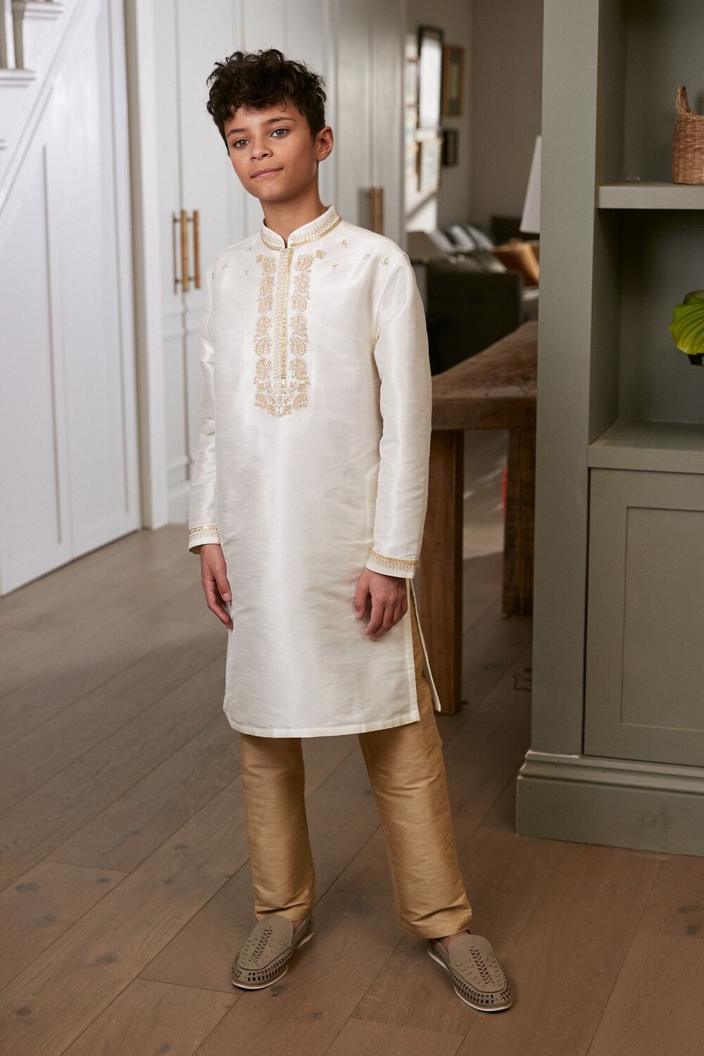 Вышитая туника для мальчика Next, бежевый
Вышитая туника для мальчика Next, бежевый