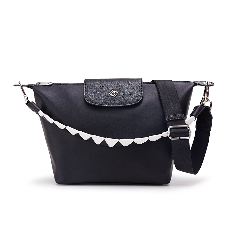 HE BAO BAO Кожаная сумка через плечо с одним ремнем, Black 
HE BAO BAO Кожаная сумка через плечо с одним ремнем, Black