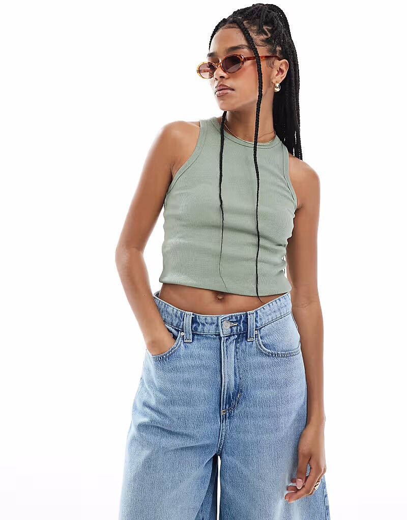 Топ гонщика New Look цвета хаки
Топ гонщика New Look цвета хаки