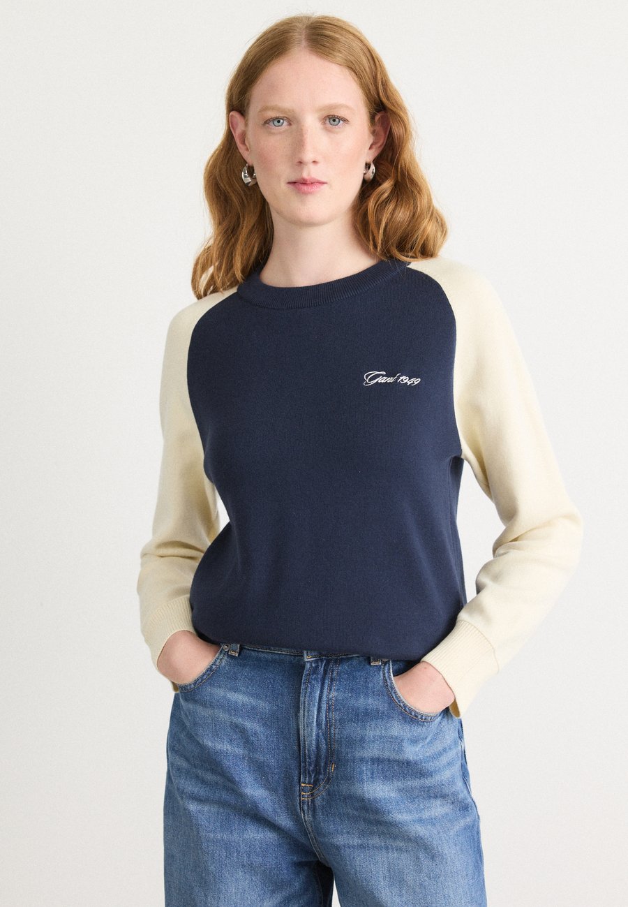 Джемпер GANT COLOR BLOCKED C NECK, Evening Blue/Dark Blue
Джемпер GANT COLOR BLOCKED C NECK, Evening Blue/Dark Blue