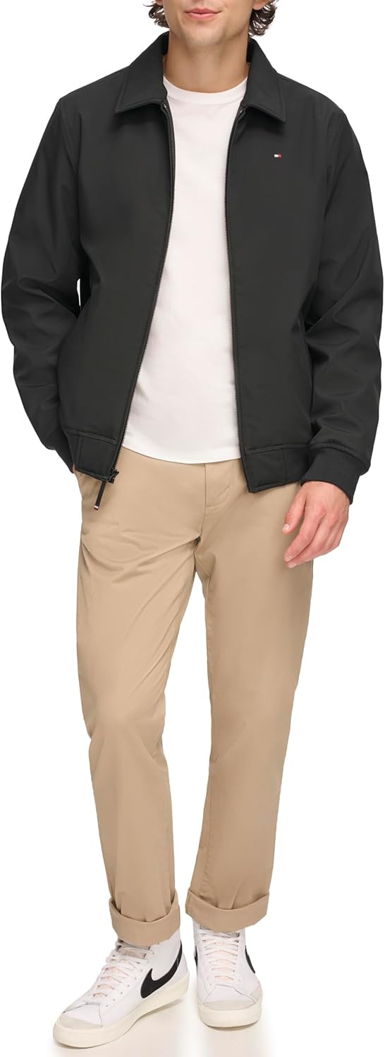 Легкая водонепроницаемая куртка-бомбер для мужчин Tommy Hilfiger, Black Softshell W. Laydown Collar
Легкая водонепроницаемая куртка-бомбер для мужчин Tommy Hilfiger, Black Softshell W. Laydown Collar