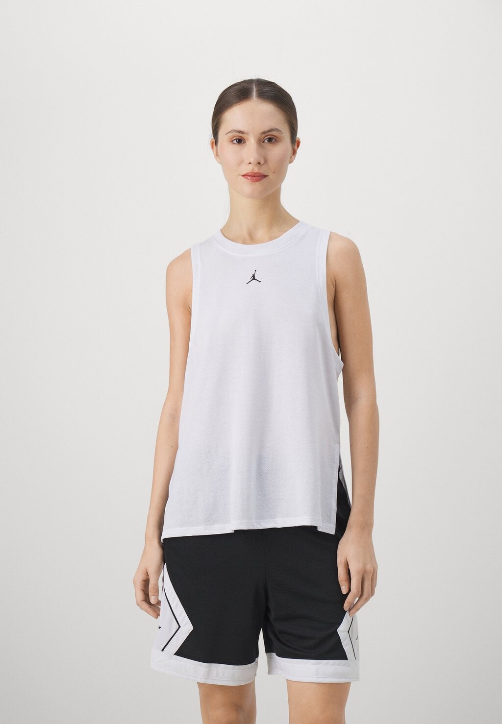 Топ DIAMOND TANK Jordan, цвет white
Топ DIAMOND TANK Jordan, цвет white
