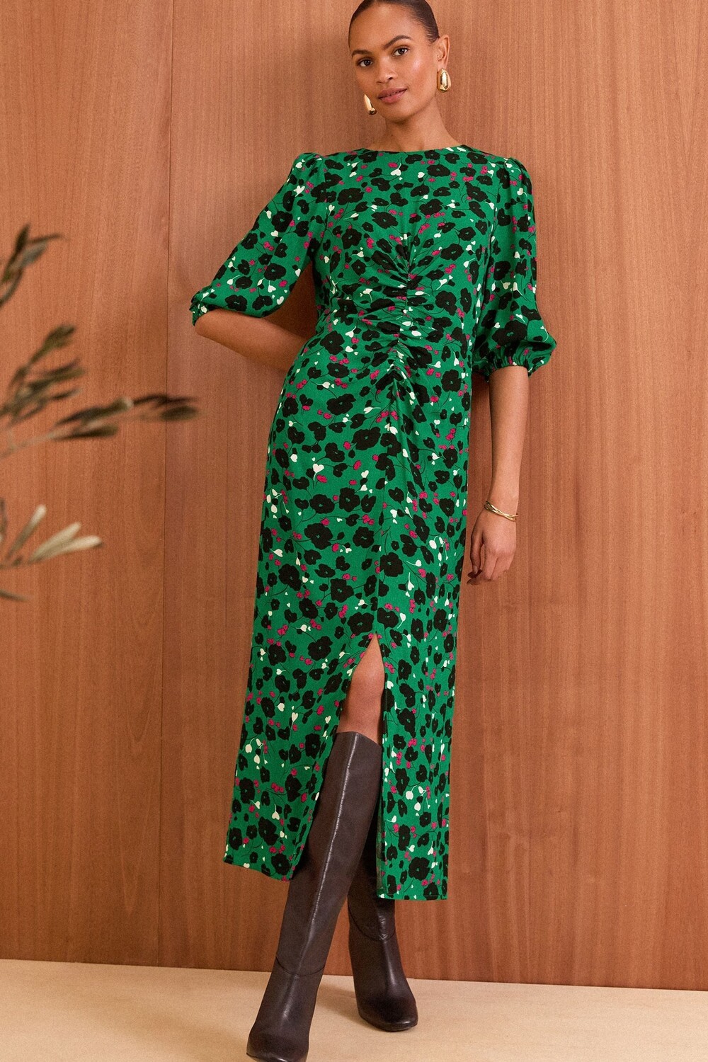 Платье миди с рукавами 3/4 и принтом с перекрученной деталью Love & Roses, зеленый 
Платье миди с рукавами 3/4 и принтом с перекрученной деталью Love & Roses, зеленый