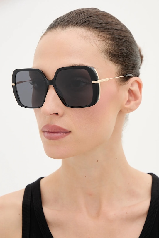 Солнцезащитные очки Boss, черный
Солнцезащитные очки Boss, черный