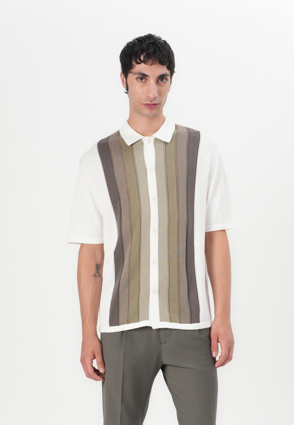 Рубашка DANTTE DRYKORN, кремовый
Рубашка DANTTE DRYKORN, кремовый