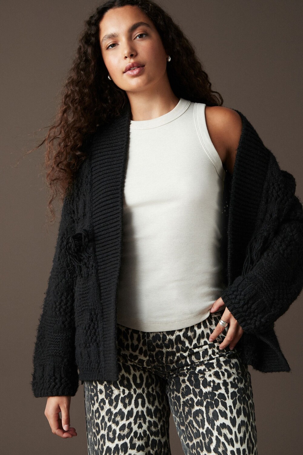 Мягкий на ощупь вязаный кардиган с бахромой Next, черный
Мягкий на ощупь вязаный кардиган с бахромой Next, черный