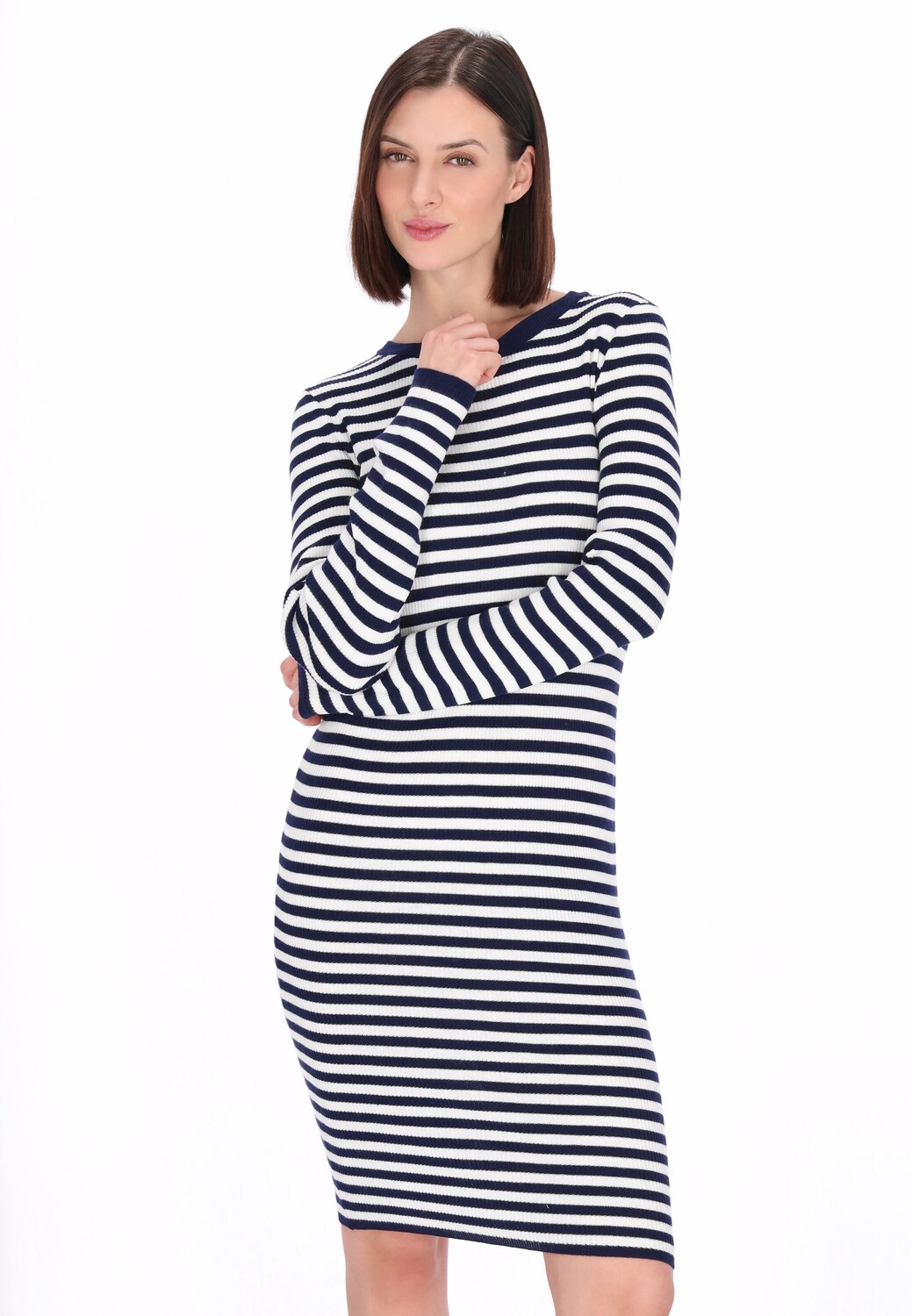 Usha BLUE LABEL Вязаное платье в цвете Navy
Usha BLUE LABEL Вязаное платье в цвете Navy