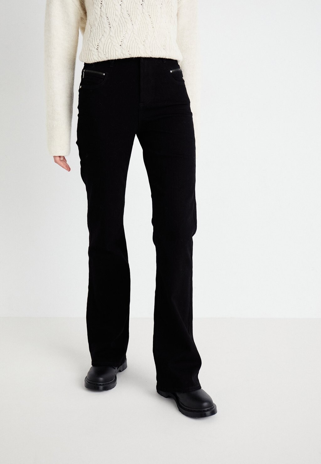 Расклешенные джинсы ONLSANDRA ZIP BOX ONLY, черный 
Расклешенные джинсы ONLSANDRA ZIP BOX ONLY, черный