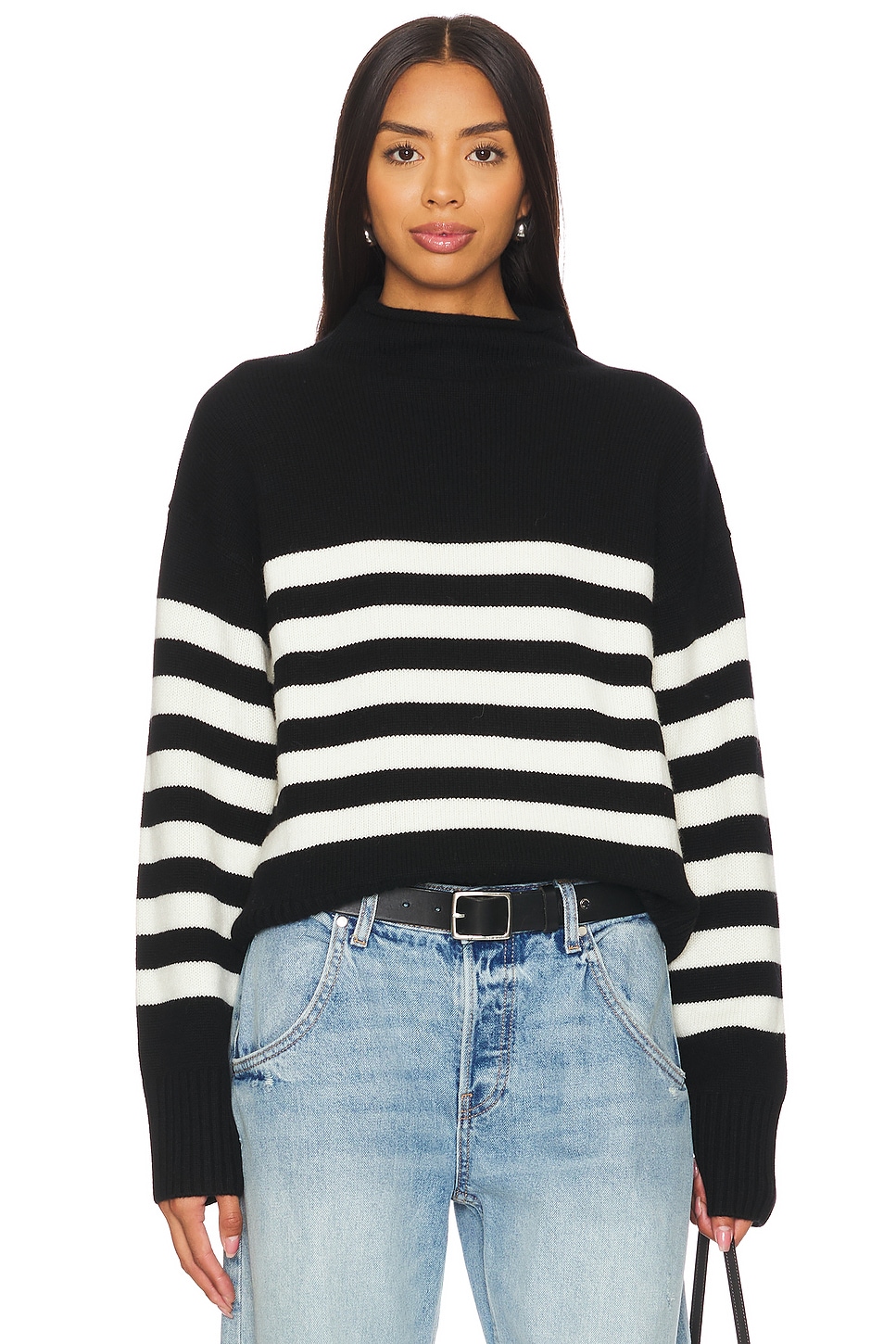 Свитер лукка Kule, черный
Свитер лукка Kule, черный