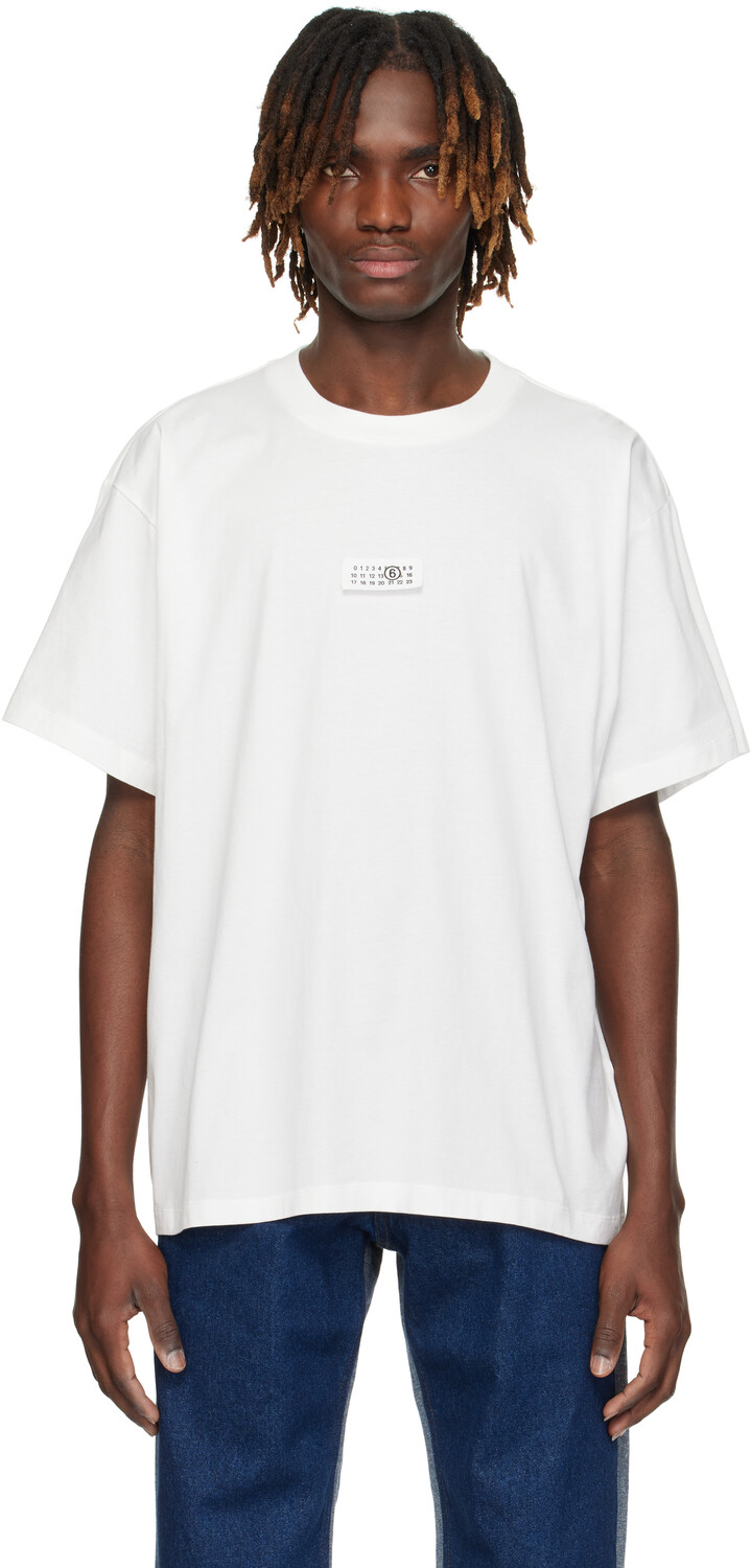 Белая футболка с цифровой подписью MM6 Maison Margiela
Белая футболка с цифровой подписью MM6 Maison Margiela