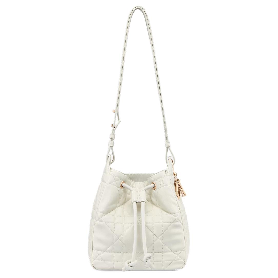 DIOR Движущаяся овчина с кожаной сумкой ведро
DIOR Движущаяся овчина с кожаной сумкой ведро