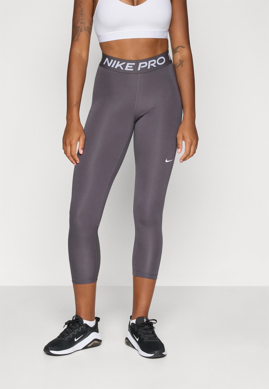 Леггинсы Nike Performance CROP, Thunder Grey/White/Grey
Леггинсы Nike Performance CROP, Thunder Grey/White/Grey