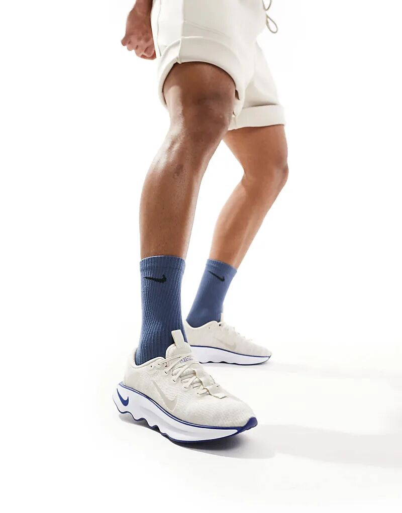 Кроссовки Motiva кремового и синего цвета Nike Training
Кроссовки Motiva кремового и синего цвета Nike Training