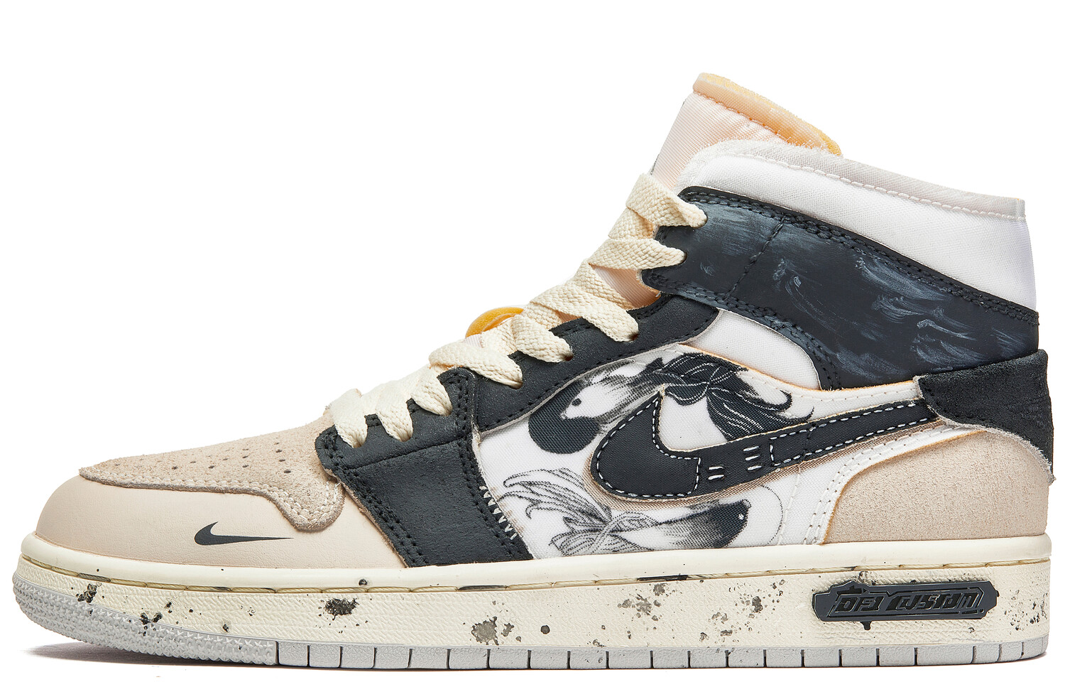 Кроссовки Air Jordan 1 Vintage Basketball Shoes Women's High-top Beige/Black, цвет Off White
Кроссовки Air Jordan 1 Vintage Basketball Shoes Women's High-top Beige/Black, цвет Off White