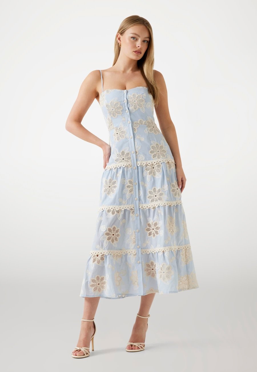 Платье Guess BESTICKTES MIT BLUMENMUSTER, Himmelblau/Light Blue
Платье Guess BESTICKTES MIT BLUMENMUSTER, Himmelblau/Light Blue