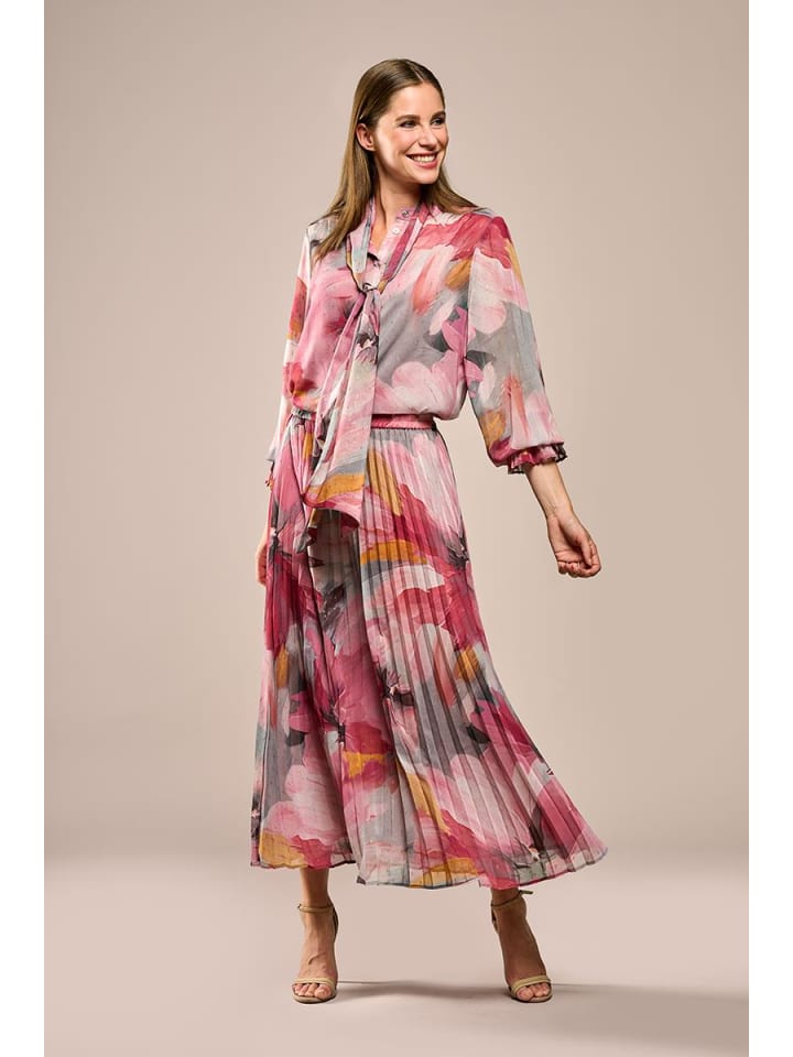 Блузка с принтом Ирина, разноцветная Mart Visser
Блузка с принтом Ирина, разноцветная Mart Visser