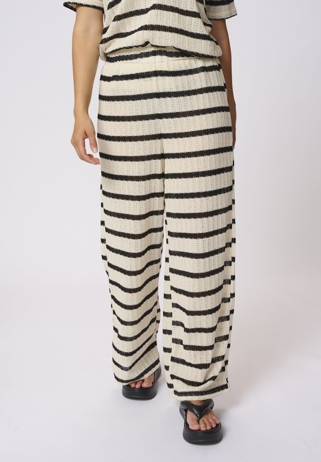 Брюки KAEDITH Kaffe, черный
Брюки KAEDITH Kaffe, черный