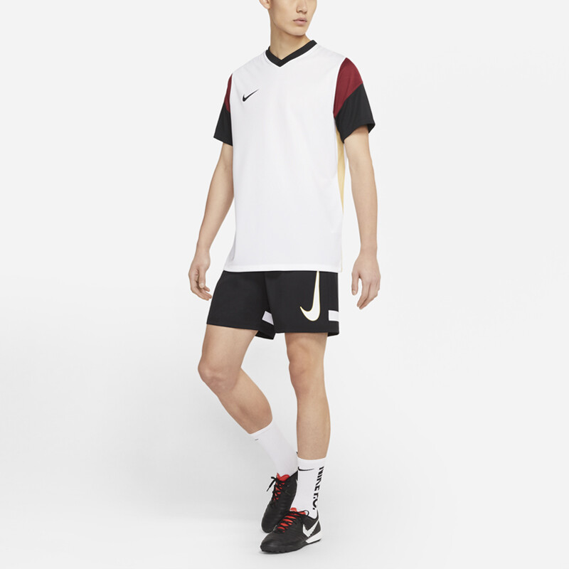 Мужские повседневные шорты Nike, цвет Black
Мужские повседневные шорты Nike, цвет Black