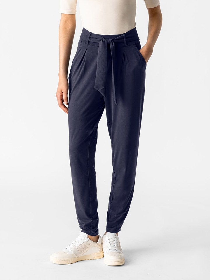 Les Lunes Брюки «Нефрит» темно-синего цвета
Les Lunes Брюки «Нефрит» темно-синего цвета