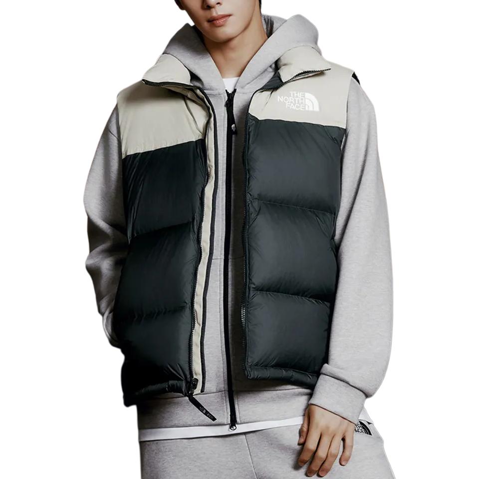 THE NORTH FACE Темно-синий жилет для мужчин
THE NORTH FACE Темно-синий жилет для мужчин