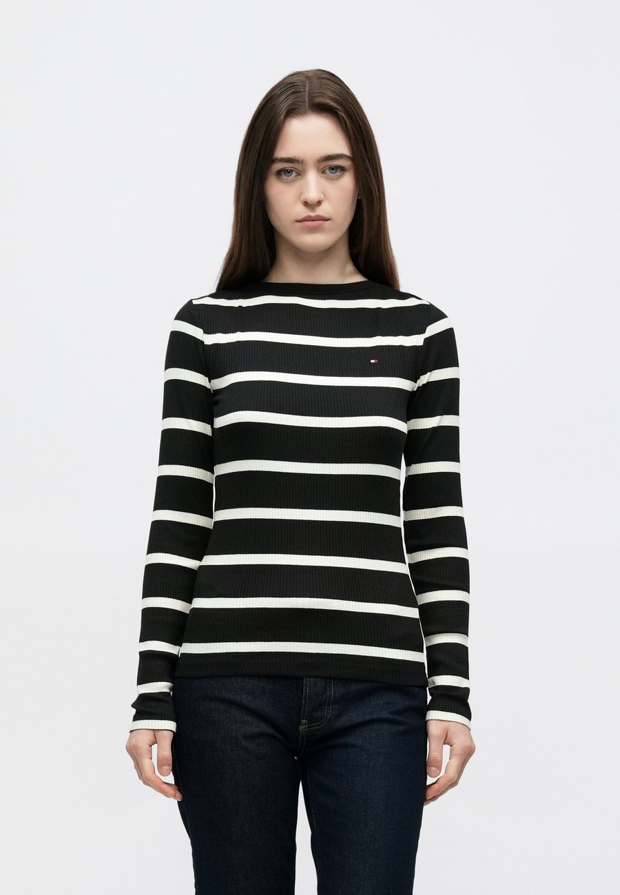 Топ Tommy Hilfiger SLIM BOAT, Black/Calico/Black
Топ Tommy Hilfiger SLIM BOAT, Black/Calico/Black