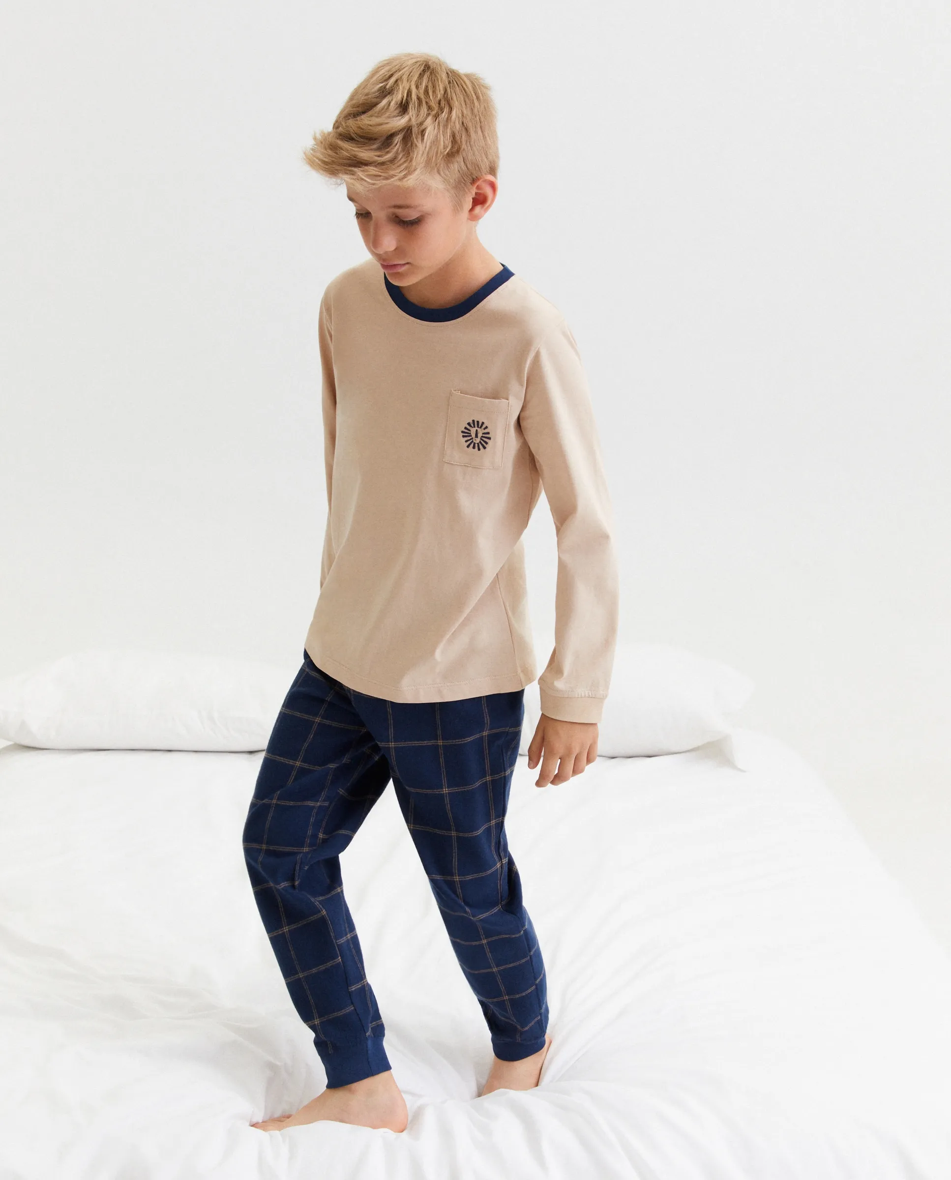 Длинная пижама для мальчика с футболкой и штанами в принте Cotton Juice, синий
Длинная пижама для мальчика с футболкой и штанами в принте Cotton Juice, синий