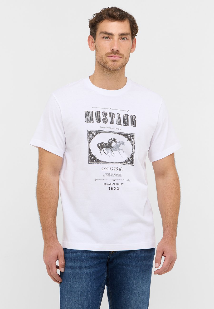 Футболка Mustang Print T-shirt, Weiß/White
Футболка Mustang Print T-shirt, Weiß/White