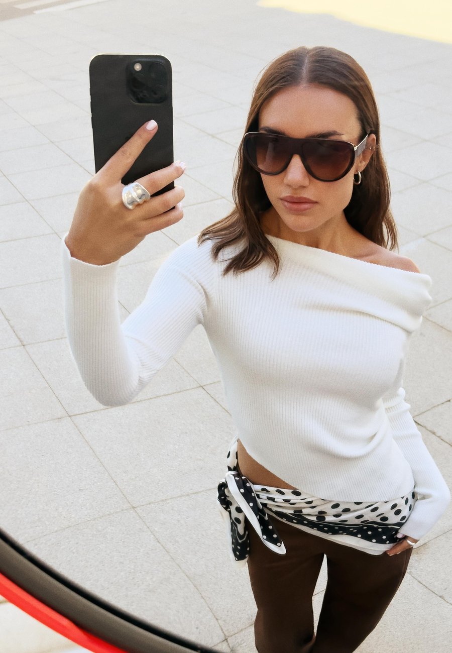 Джемпер Bershka Jumper, Beige
Джемпер Bershka Jumper, Beige