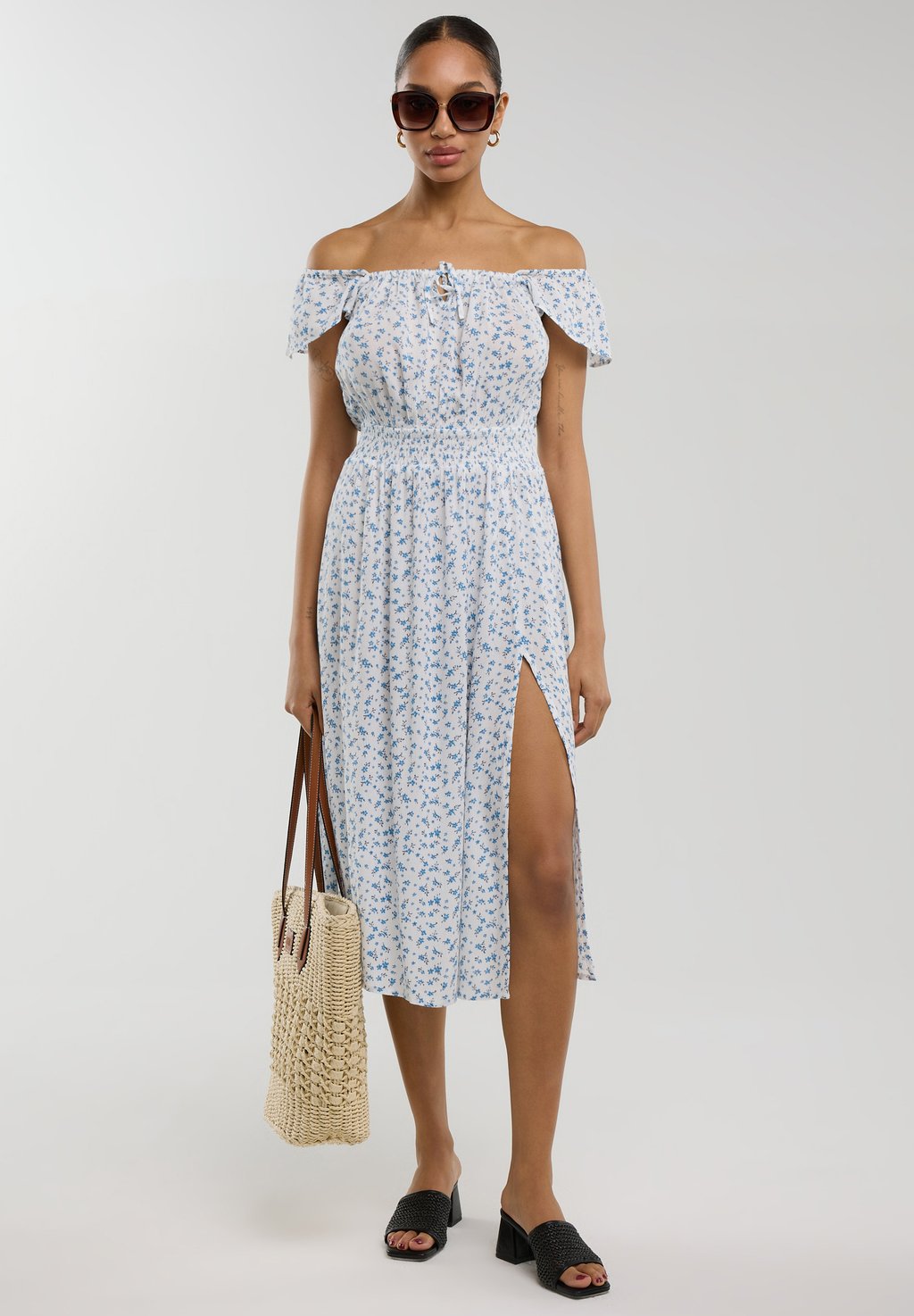 Повседневное платье LOPA Big Star, белый
Повседневное платье LOPA Big Star, белый