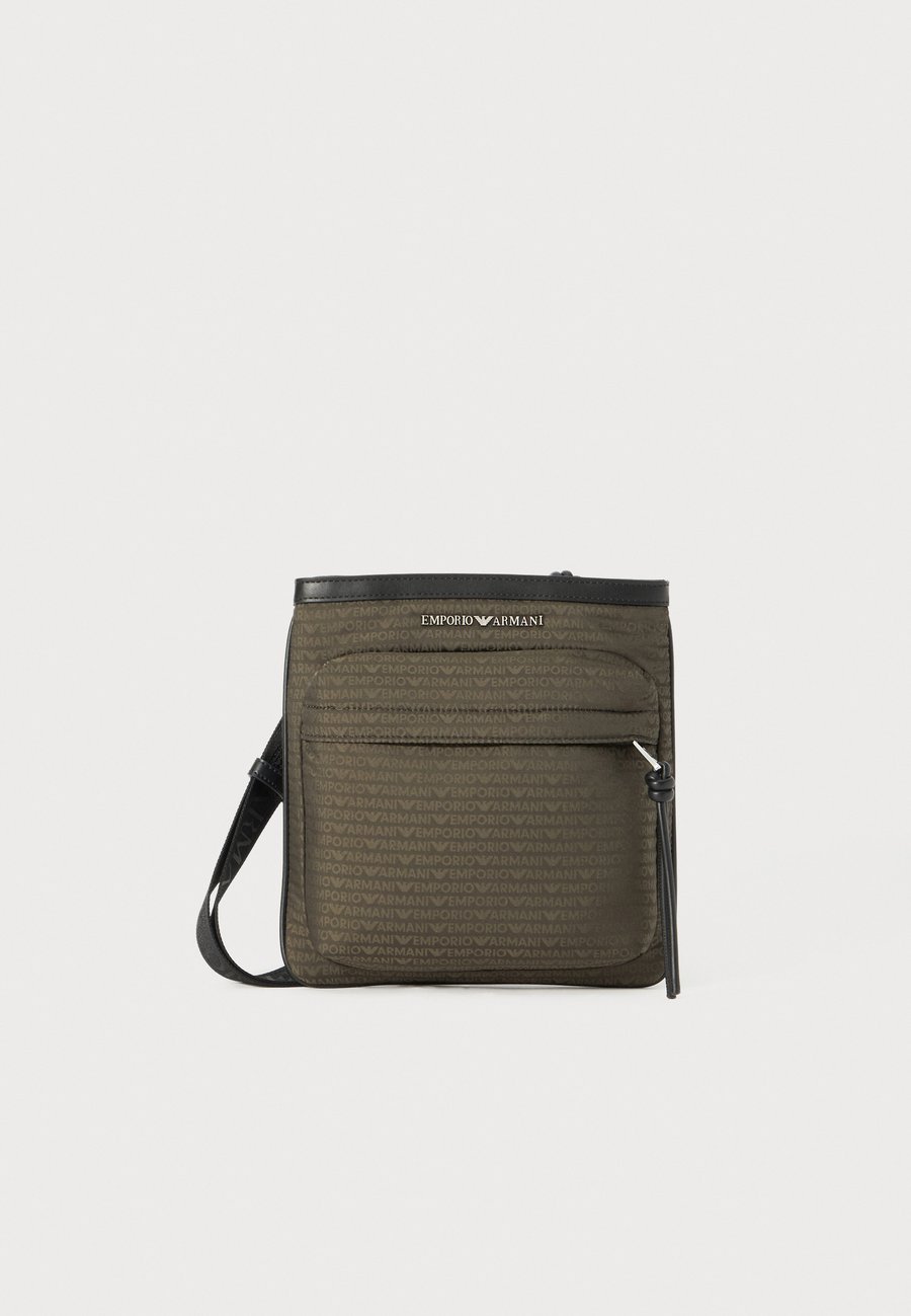 Сумка кросс-боди Emporio Armani CROSSBODY, Khaki
Сумка кросс-боди Emporio Armani CROSSBODY, Khaki