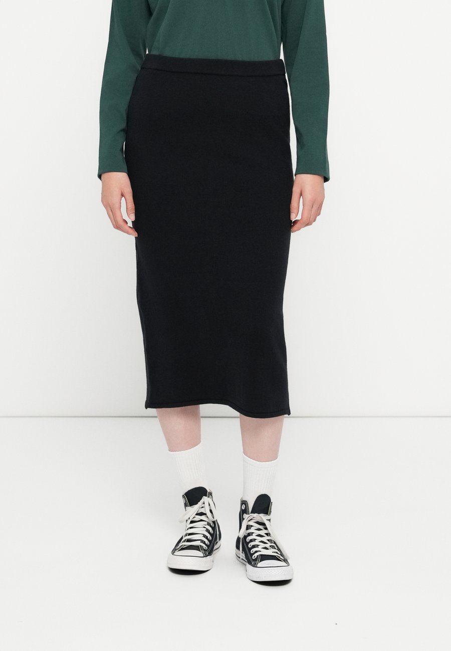Юбка GAP MIDI CASHSOFT LITE SKIRT, True Black/Black
Юбка GAP MIDI CASHSOFT LITE SKIRT, True Black/Black