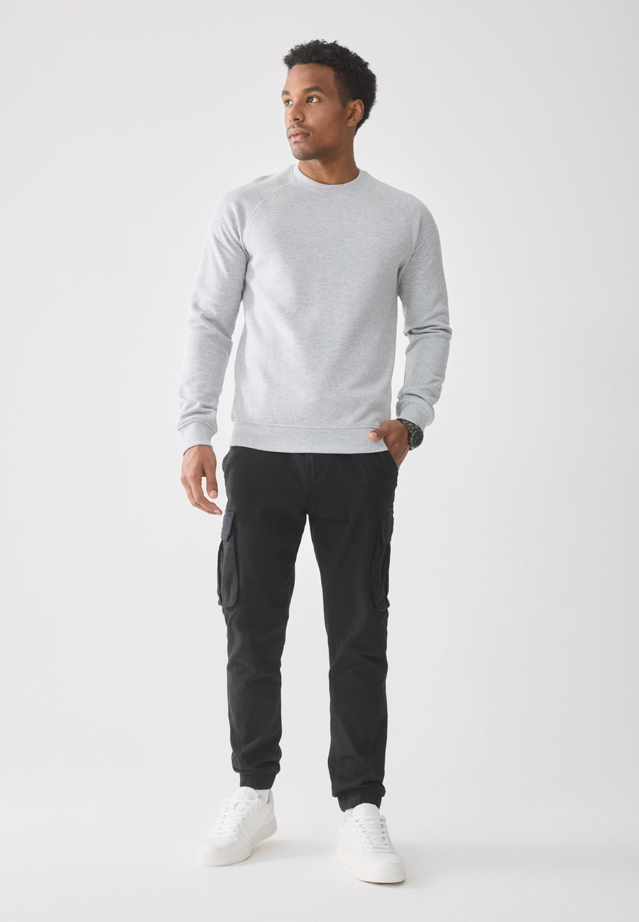 Толстовка Pier One 2 PACK, Navy Blazer/Grey Melange/Dark Blue
Толстовка Pier One 2 PACK, Navy Blazer/Grey Melange/Dark Blue