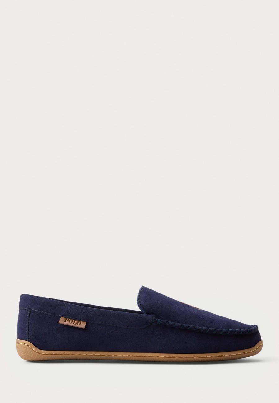 Тапочки Polo Ralph Lauren BRENAN SUEDE SLIPPER, Navy/Dark Blue
Тапочки Polo Ralph Lauren BRENAN SUEDE SLIPPER, Navy/Dark Blue