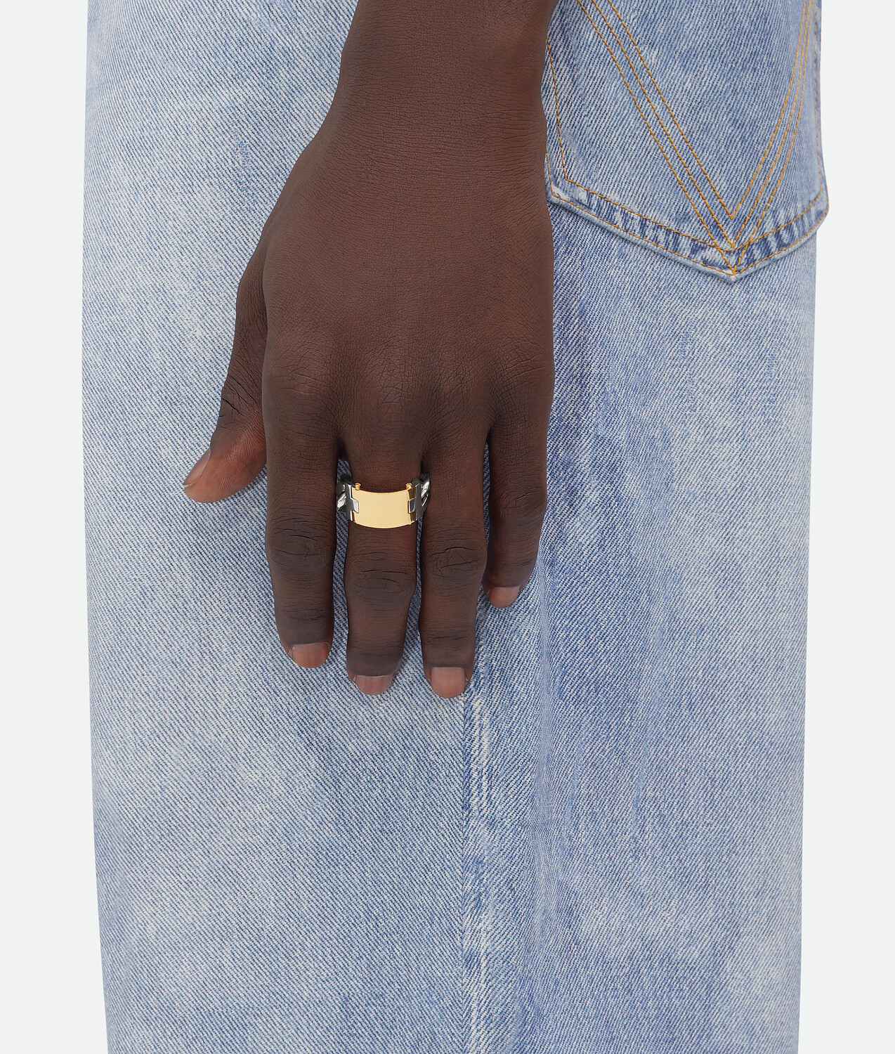 Кольцо уплотнительное Bottega Veneta
Кольцо уплотнительное Bottega Veneta